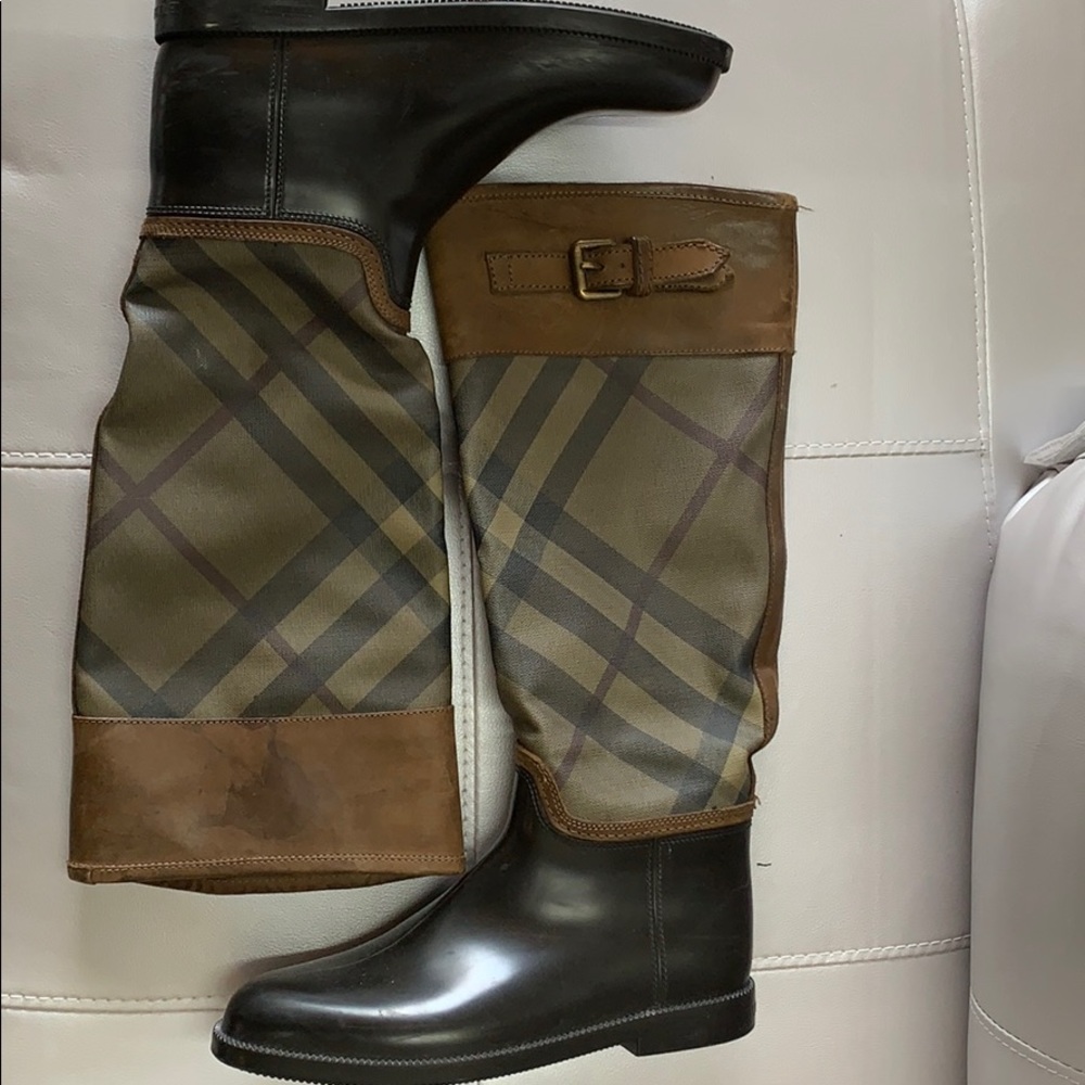 Burberry boots
